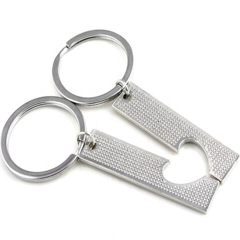 Ouvre-bouteille métallique personnalisé en gros Porte-clés avec anneau métallique Porte-clés personnalisé pour couple for sale at factory direct price