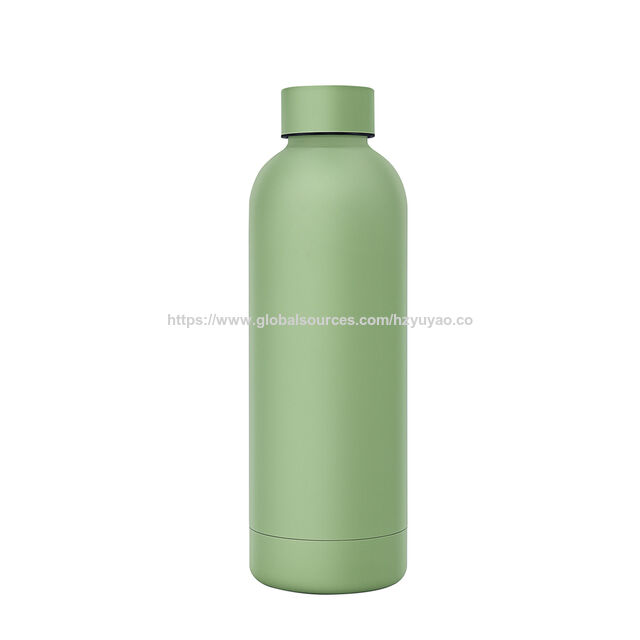 Garrafa de viagem a vácuo de aço inoxidável de parede dupla de 750ml com acabamento emborrachado para academia, atividades ao ar livre e uso diário