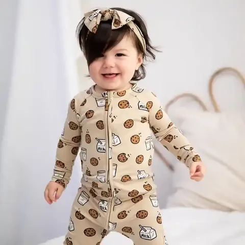 Bambus Schlafstrampler für Jungen für den Herbst - Babybekleidung im Großhandel