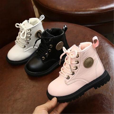 Botas nuevas de tobillo estilo Martin para niños con terciopelo cálido, zapatos antideslizantes de algodón para bebé for sale at factory direct price