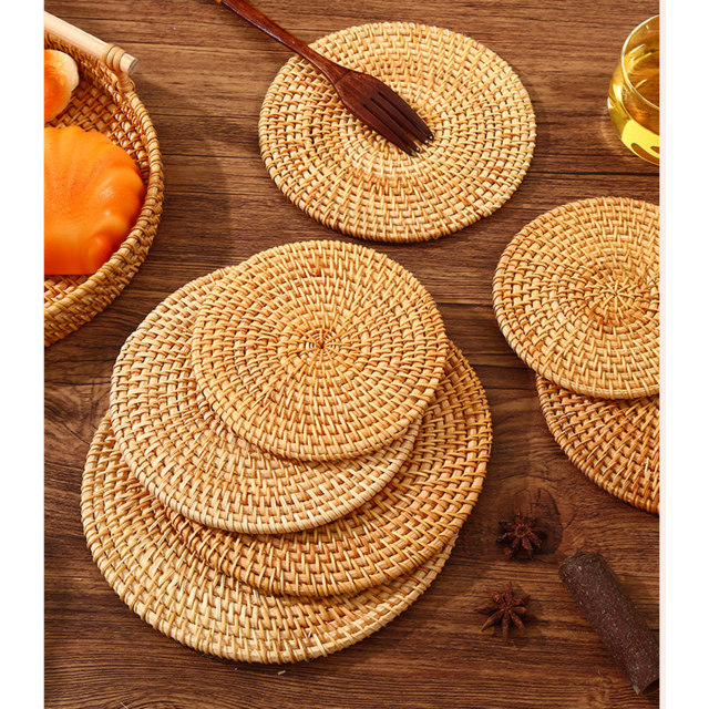 Salvamanteles de Ratán Tejido, Esterillas Redondas Resistentes al Calor para Ollas y Sartenes, Posavasos para Platos y Tazas, Protectores de Encimeras de Cocina for sale at factory direct price