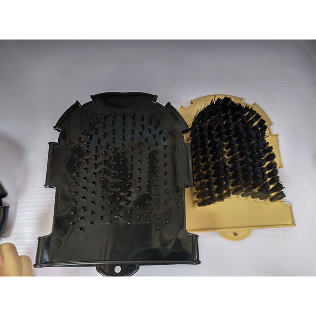 Gants de Nettoyage Professionnels pour Animaux de Compagnie et Brosse de Toilettage pour Chevaux en Plastique for sale at factory direct price