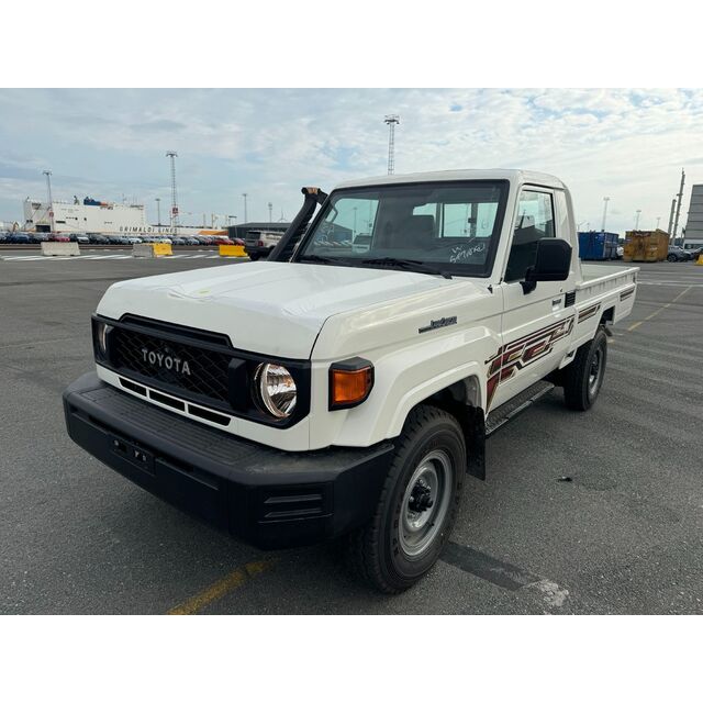 Achetez maintenant le Land Cruiser 79 Cabine Simple 4.2 Diesel avec Moteur Puissant pour le Transport de Marchandises Agricoles - Livraison Rapide Disponible