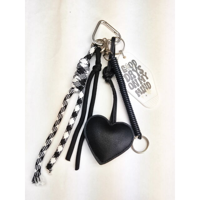 Pulseira de corrente de metal para lenço de seda feminino, suporte de celular, alça de pulso curta externa anti-perda para viagens - 5 for sale at factory direct price