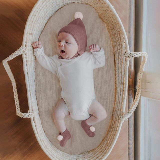 Organic Cotton Yarn Dyed Breathable 2 Piece Cradle Sheet Set with Removable Mattress Cover for Baby Cribs