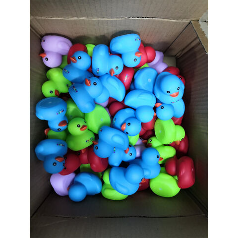Juguete de Pato de Goma Flotante para Baño Personalizado for sale at factory direct price