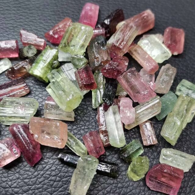 Gemmes de Tourmaline Colorées Naturelles Multicolores Exportation RDC | HH Strategic Metals
