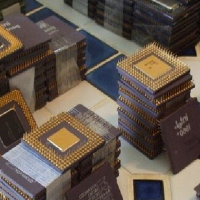 Dijual Memo Prosesor CPU Keramik Bekas dengan Pin Emas / CPU Bekas / Memo Prosesor RAM Emas Bekas Harga Diskon for sale at factory direct price