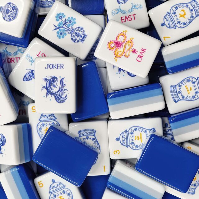 Set de Mahjong de Luxe 160 pièces en Acrylique | Tuiles en Porcelaine Bleue et Blanche for sale at factory direct price