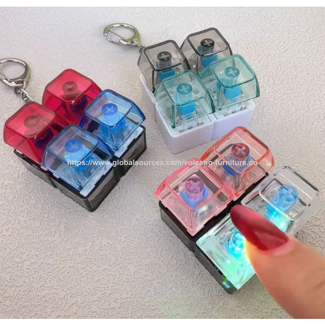 Llaveros mayoristas creativos con botones para aliviar el estrés, efectos de iluminación RGB, ejes de prueba de teclado y teclas transparentes for sale at factory direct price