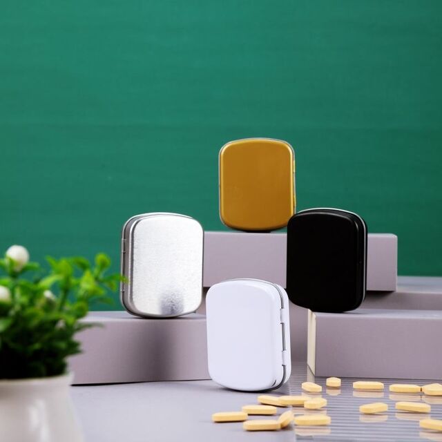 Boîtes de Rangement de Bureau Compactes et Exquises en Fer Blanc pour Bonbons et Cadeaux for sale at factory direct price