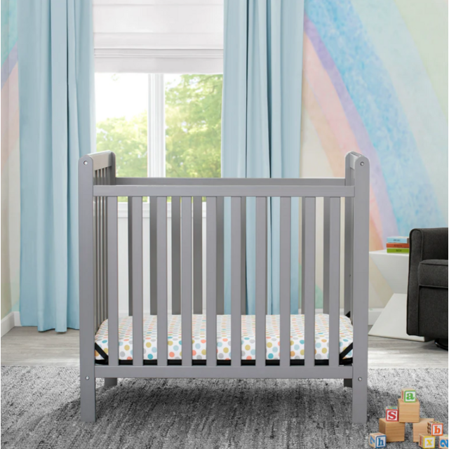 Cuna de bebé de madera mini ecológica convertible con colchón de confort for sale at factory direct price
