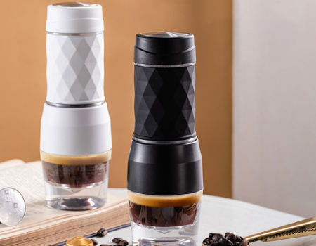 China Pote de acompañamiento al aire libre manual y portátil de la taza de  café de la máquina de café express de la presión de mano mini encendido  Global Sources,Máquina portátil del