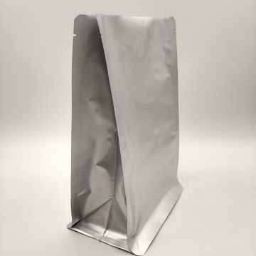 sac en aluminium vierge. conception de pochette alimentaire en plastique  argenté. emballage de café à fermeture