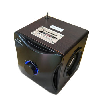 Tragbarer Lautsprecher aus Holz 310