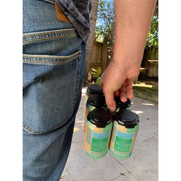 https://p.globalsources.com/IMAGES/PDT/B5091410146/beer-holder-aluminum-can-holder.jpg