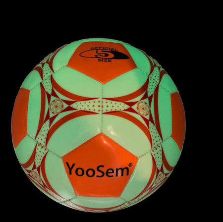 China Yoosem Luminous Glowing Soccer Ball Size 5 Light Up In The Dark On Global Sources Reflective Soccer Ball Luminous Glowing Soccer Ball Luminous Glowing Football