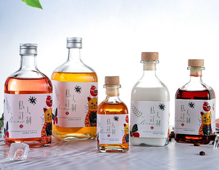 Mini Empty 100ml 250ml Square Whisky Liquor Wine Glass Bottle With Wood  Stopper - Explore China Wholesale Glass Bottle, Wine Glass and Wine Liquor Glass  Bottle, Mini Liquor Glass Bottle, Whisky Glass