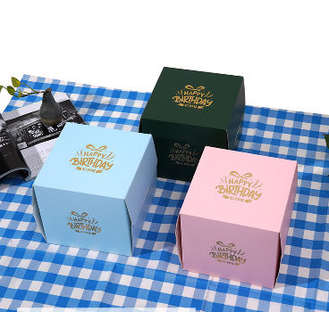 Premium Photo | Bento cake in a box small cake packaging holiday gift