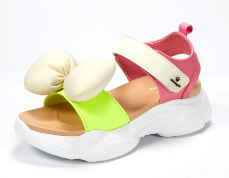 China 2022 nuevas sandalias de las muchachas del verano