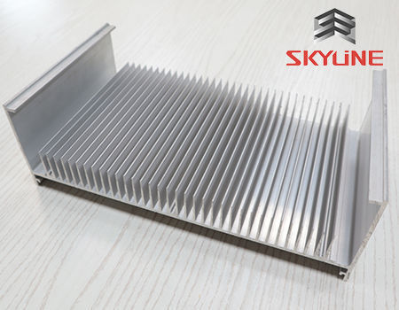 Chine Fabricants d'extrusion de dissipateur de chaleur en aluminium anodisé  noir personnalisés - Devis de gros - SINDA