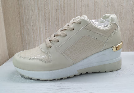 comfortable wedge boots for walking