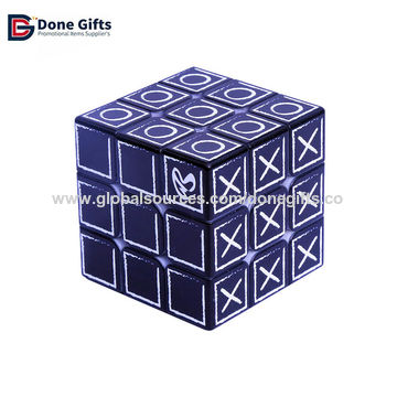 Labyrinthe 3d de puzzle de cube, capsule éducative de décompression  d'enfants