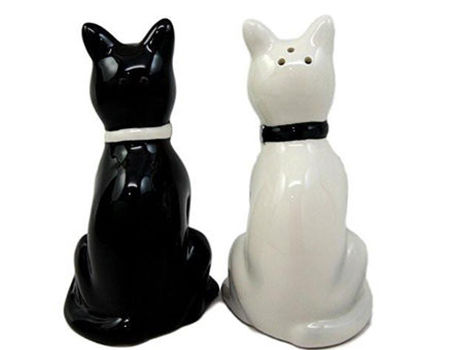 Ceramic Black White Buddha Cat Magnetic Salt and Pepper Shaker – BOTEGA  EXCLUSIVE