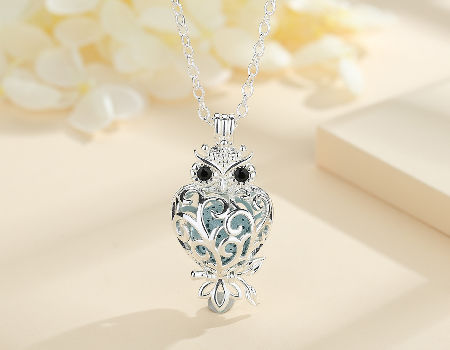 Crystal Wings Ball Pendant Silver Bola Essential Oil Diffuser For DIY Necklace Crystal Wings Ball Pendant Silver Bola Essential Oil Diffuser For DIY Necklace
