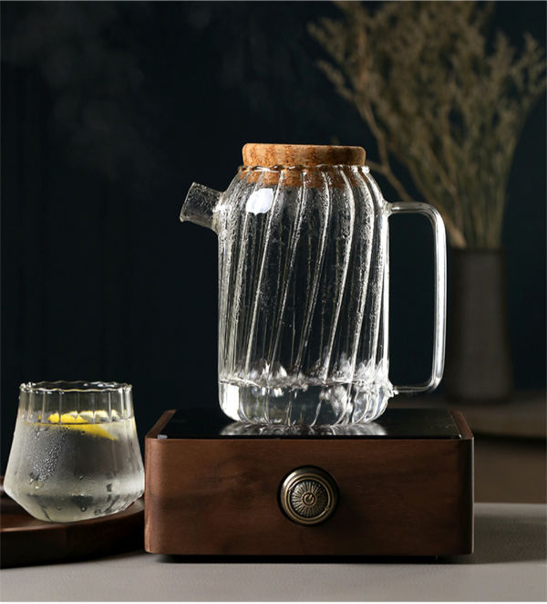 Yirilan glass pitcher,1.5 Litre Glass Jug with Sealed Lid,Beverage Pitcher  for Hot/Cold Water,Iced Tea and Juice Drink（with Cup Brush ）