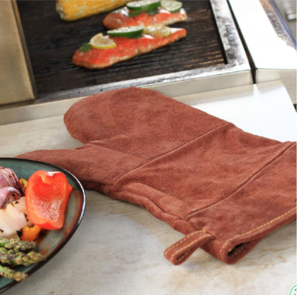 Oven Gloves BBQ Gloves Heat Resistant Cooking Grill Gloves - China