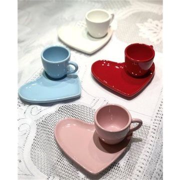 Tasse en porcelaine en forme de cœur