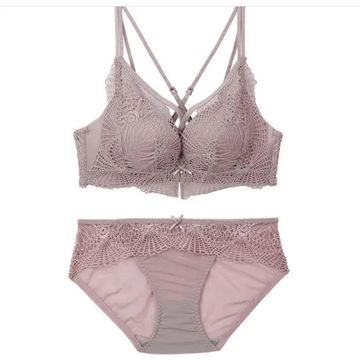 Plus size Lace thin, large chest, small and slim, gathered and anti sagging  adjustable bra without steel ring