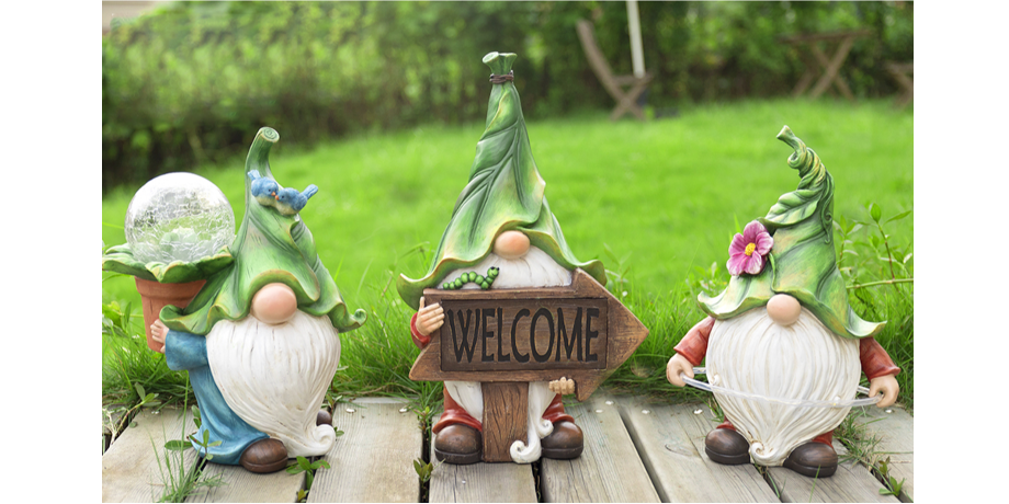 Garden Gnome Statue, Resin Gnome Figurine Carrying Magic Orb with 