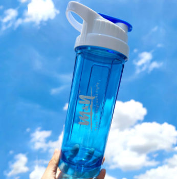 Buy Wholesale China Spray Water Bottle Large Capacity 700ml Sport