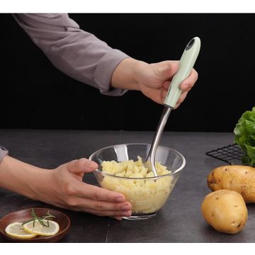 Stainless Steel Potato Masher, Kitchen Tool, Food Masher, Potato Smasher  with Silicone Handle, Perfect for Bean, Vegetable, Fruits, Avocado, Meat  (Red) 