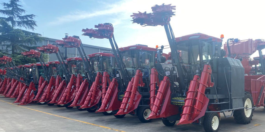 China FMWORLD GQ Wheeled Sugarcane Harvester Farm Machine On Global Sources Sugarcane Harvester