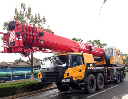 China Truck Crane Chinese Truck Mini Jib Crane 70 Ton For Sale STC700 ...