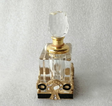 Buy Wholesale China Vintage Gold White Black Hand Enameled And Crystals  Jeweled Zinc Alloy Crystal Perfume Bottle 5ml & Metal Crystal Perfume  Bottle at USD 3.5