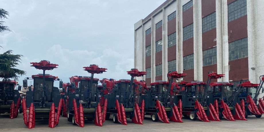 China FMWORLD GQ Wheeled Sugarcane Harvester New Technology On Global Sources Sugar Cane