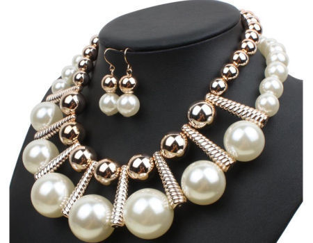 Pearl Necklace 