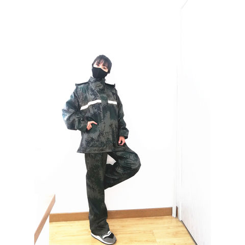 Kaufen Sie China Großhandels-Camouflage Relief Regen Anzug, Pvc