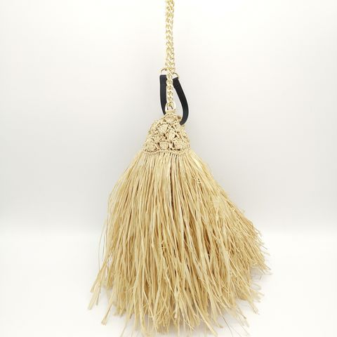 Source Wholesales cheapest hot raffia clutch bag with tassel chain