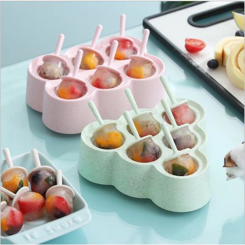 Baking Tools BPA Free Silicone Ice Cream Maker Mold Popsicle Mold Novelty  Silicon Ice Pop Mold with Lid Ice Mould for Kids - China Ice Tray and Ice  Maker price