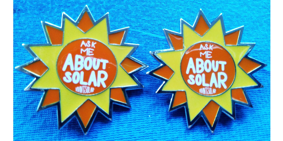 Lovely bear lapel pin. soft enamel with epoxy for Rock supplier