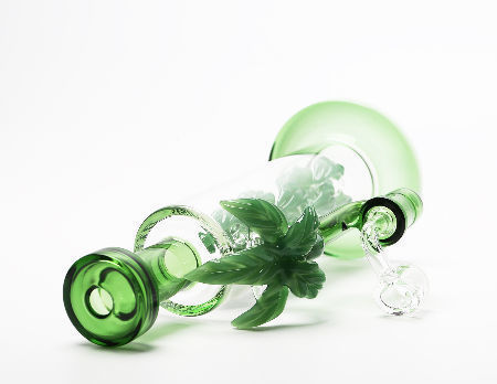 Glass Bong Green Water Pipe Wholesale Smoking Glass Bottle Pipe 9.8 Inches  515g $16.5 - Wholesale China Glass Bong,bong,glass Water Smoking Pipe,bottle  at factory prices from Tianjin Bee Trade Co.,Ltd