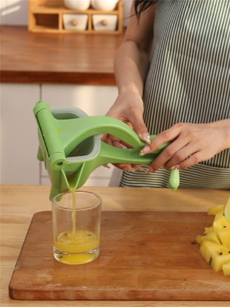 Hand Fruit Squeezer Portable Home Kitchen Tools Helpful Kitchen