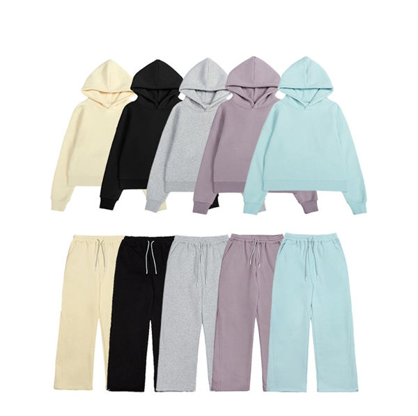 Source OEM service women fashion custom plain velour tracksuit