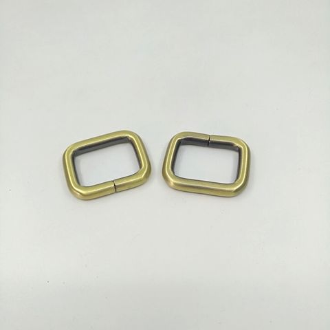 Dog Leash Hardware Keychain Bag Parts Solid Brass D Ring - China Handbag  Metal Buckle and Chrome Handbag D Ring price