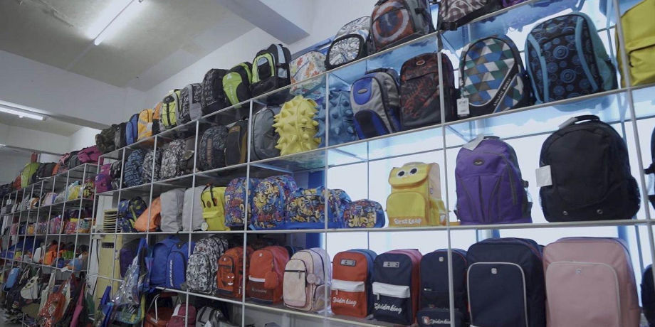 school bag store